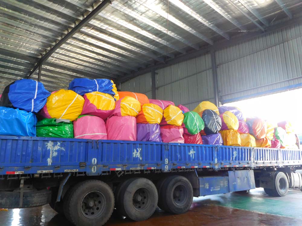 Schneller und häufiger Versand für aufblasbare Wasserspiele